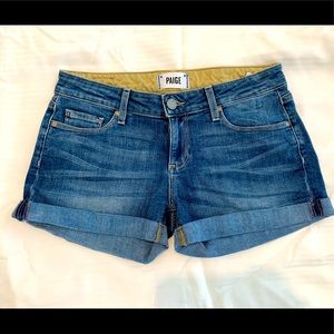Paige denim jimmy jimmy shorts in color tigerlily (medium blue), size 25